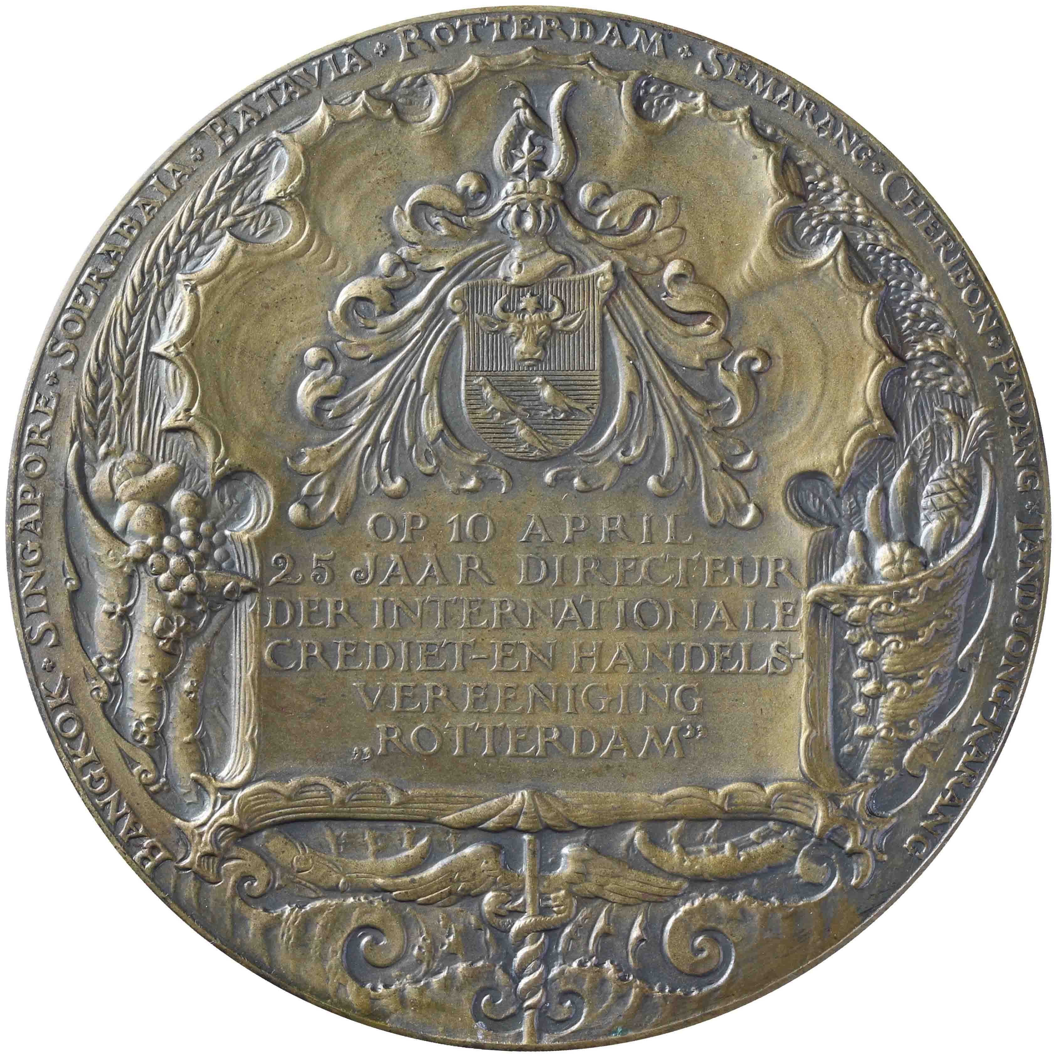 Afbeelding van de keerzijde. Mees, Abraham Cornelis, 25-jarig jubileum als directeur van de Internationale Crediet- en Handelsvereniging 'Rotterdam'. Inventarisnummer:HNM-47057