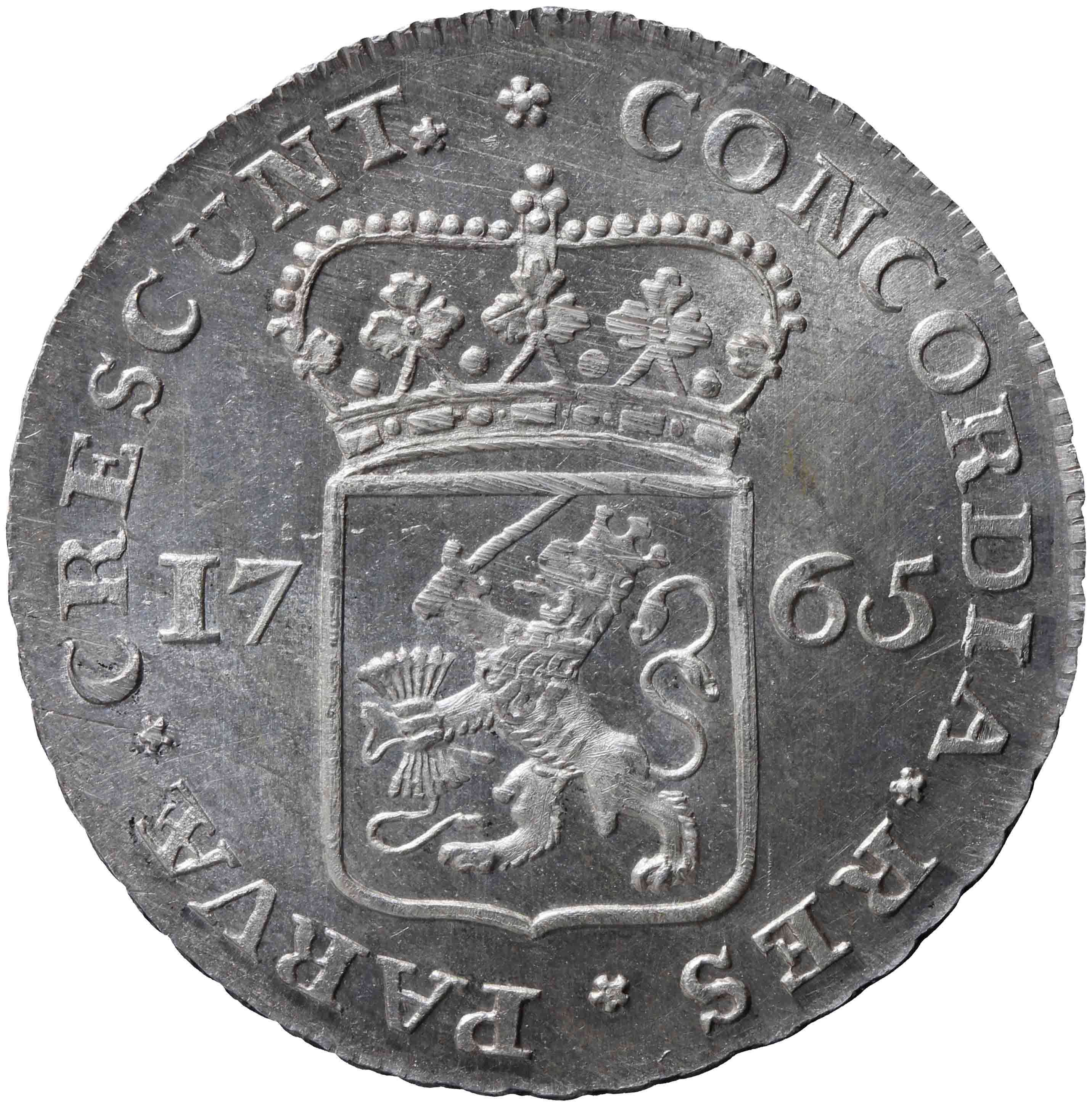 Afbeelding van de keerzijde. halve zilveren dukaat. Inventarisnummer:NM-01315
