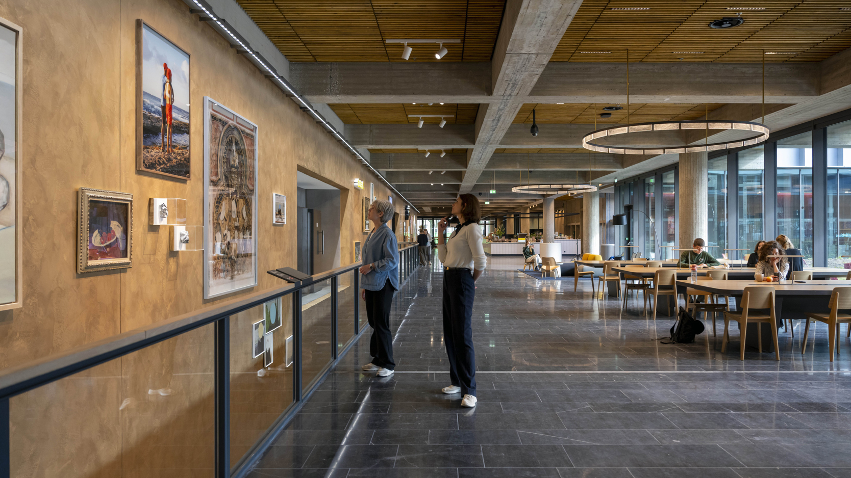 De kunstwand in De Nieuwe Schatkamer.