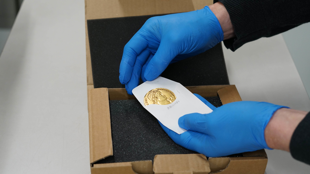 negen solidi in 330 na Chr. geslagen ter ere van de inwijding van de nieuwe Romeinse hoofdstad Constantinopel